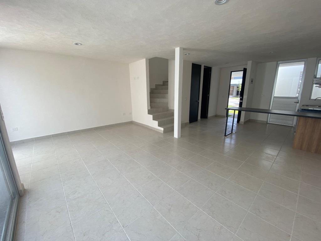 Casa en renta atras de PIVA