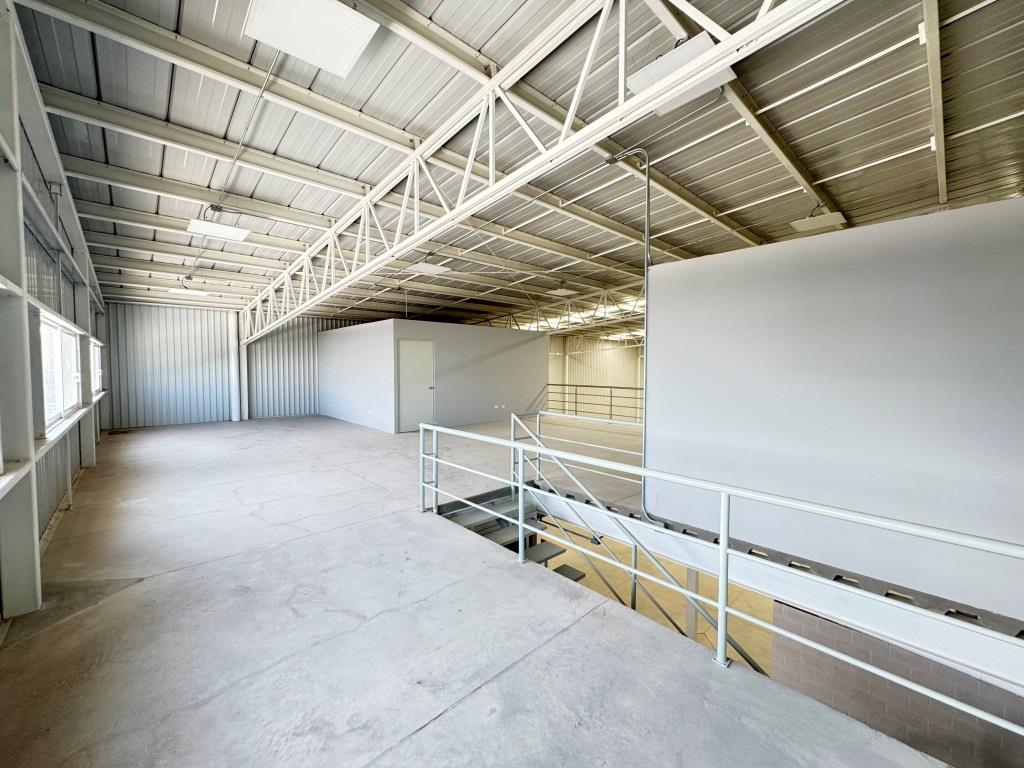 Naves industriales, dentro de cluster industrial