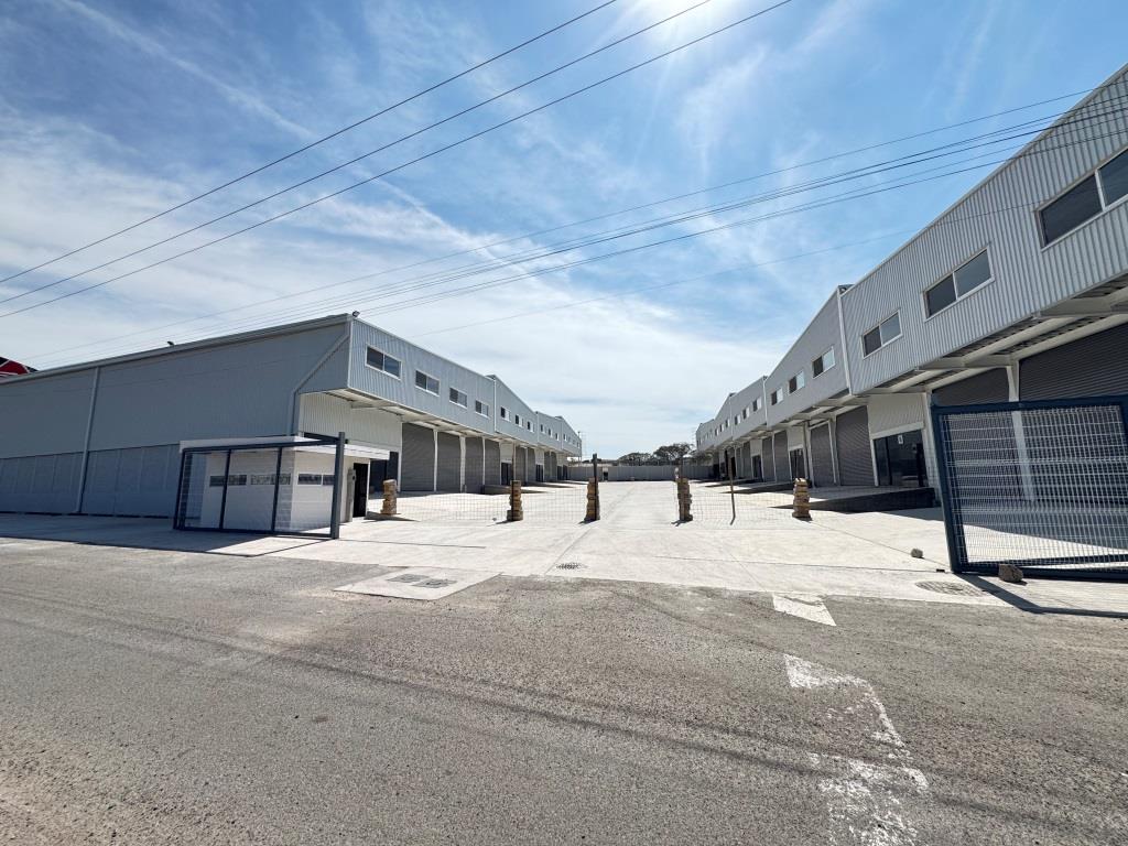 Naves industriales, dentro de cluster industrial