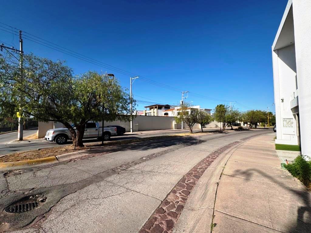 Terreno sobre calle de camellon 204m2
