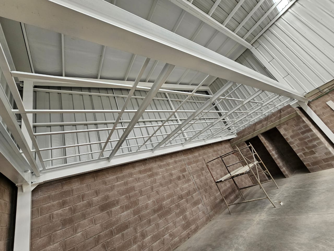 Nave industrial 309m2 + 40 mezanine