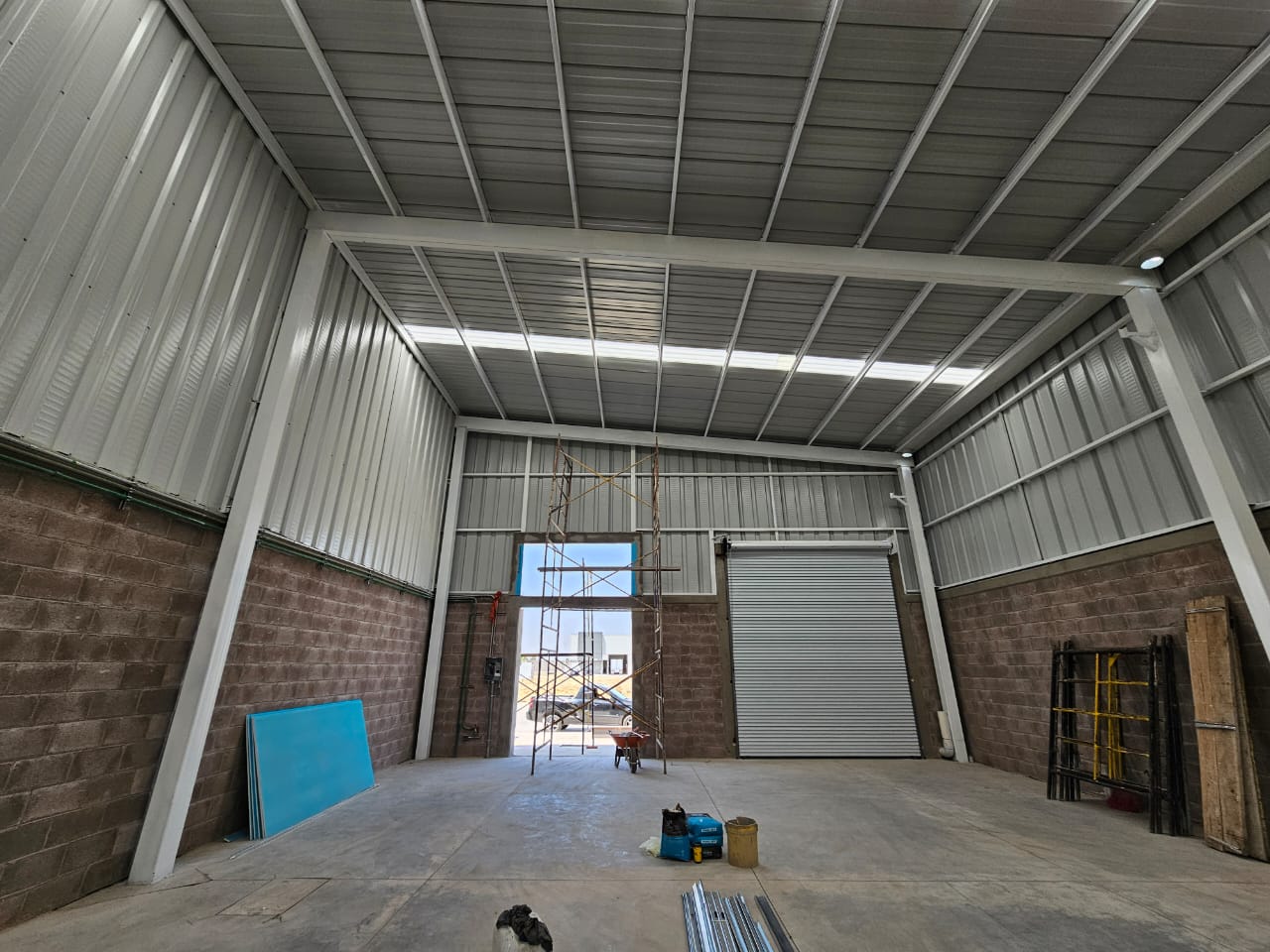 Nave industrial 309m2 + 40 mezanine