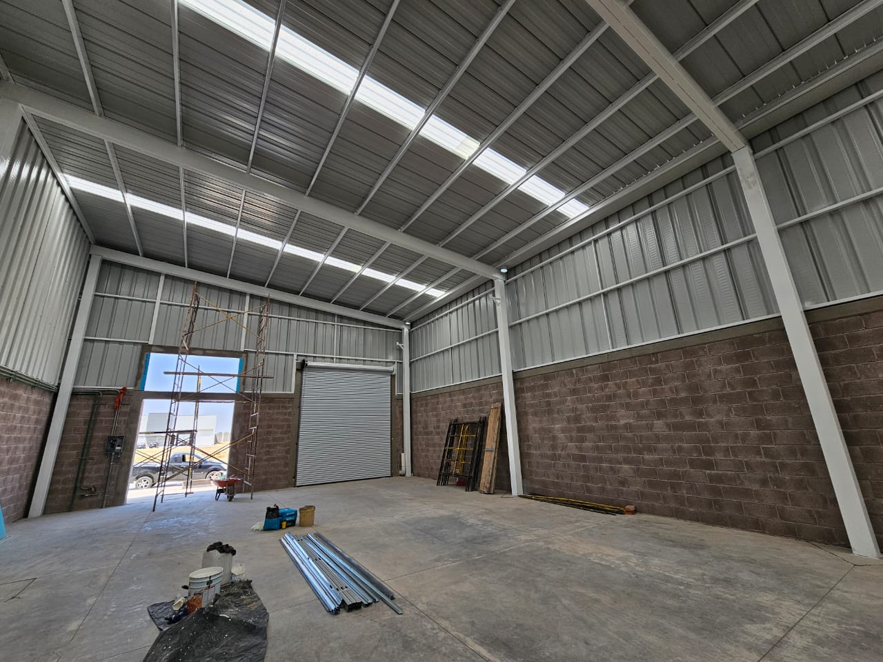 Nave industrial 309m2 + 40 mezanine