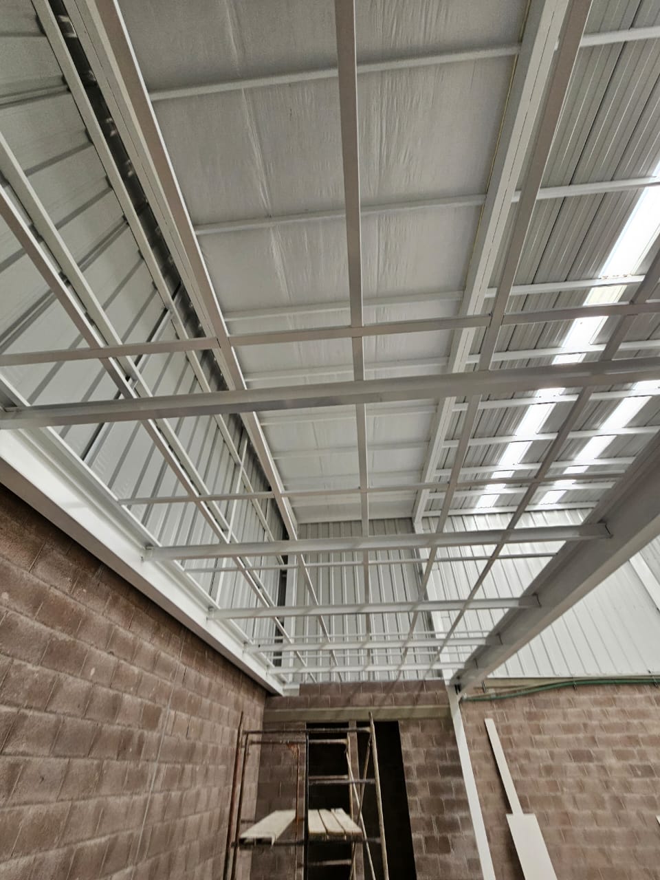 Nave industrial 309m2 + 40 mezanine