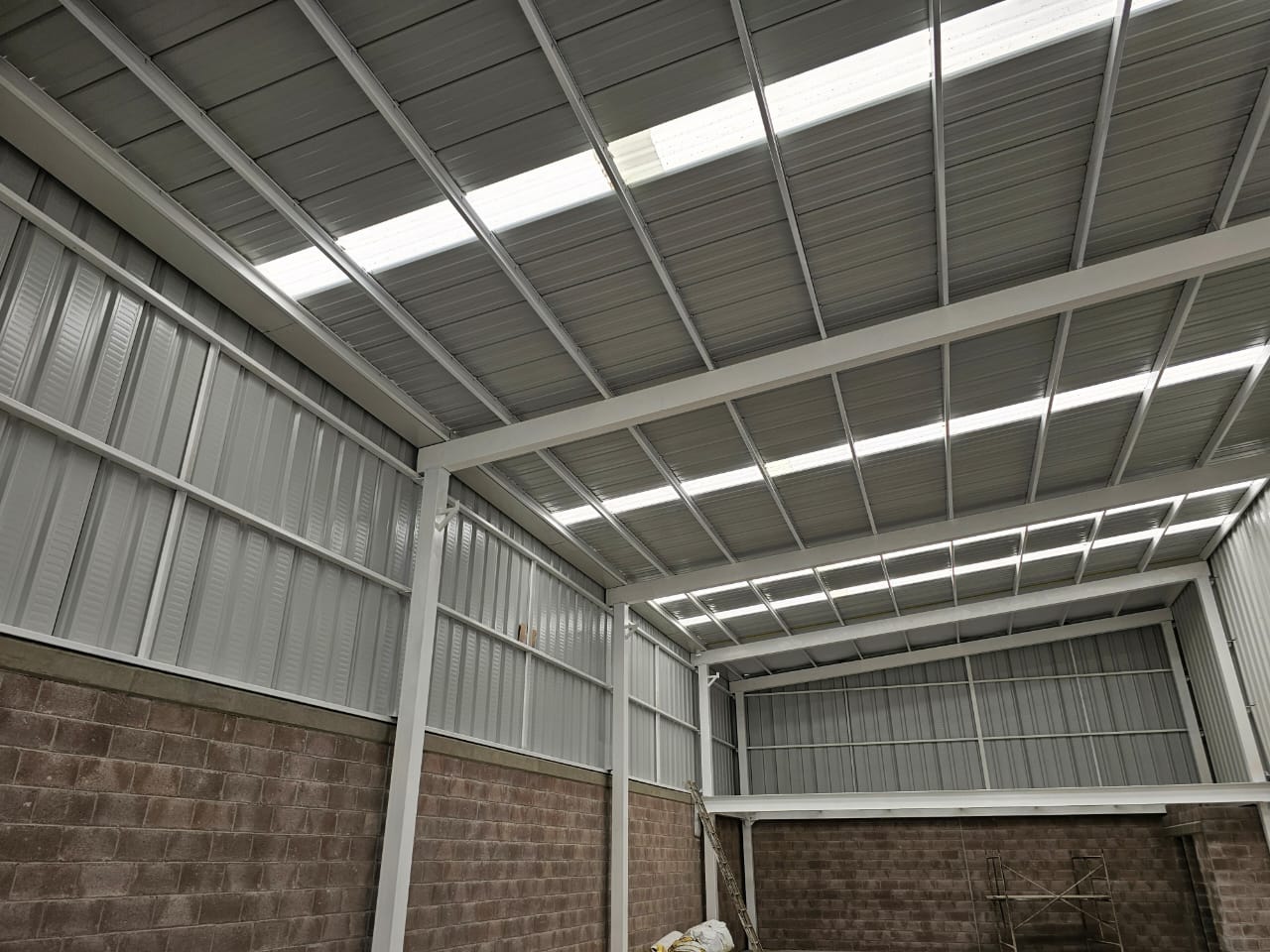 Nave industrial 309m2 + 40 mezanine