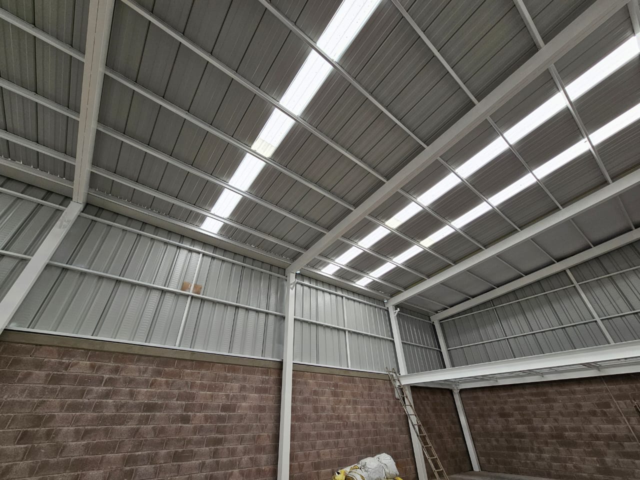 Nave industrial 309m2 + 40 mezanine
