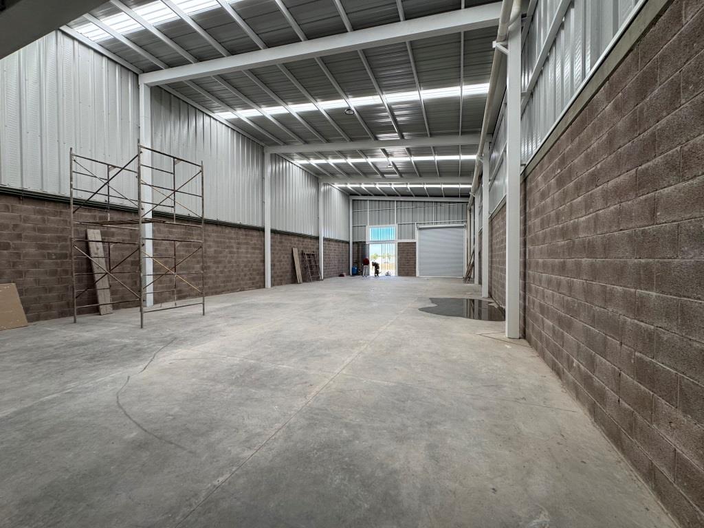 Nave industrial 309m2 + 40 mezanine