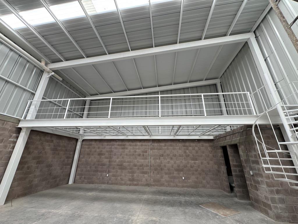 Nave industrial 309m2 + 40 mezanine