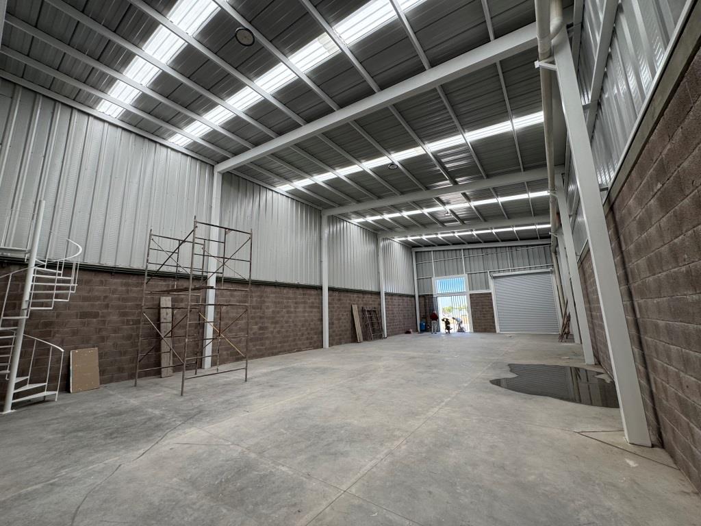 Nave industrial 309m2 + 40 mezanine