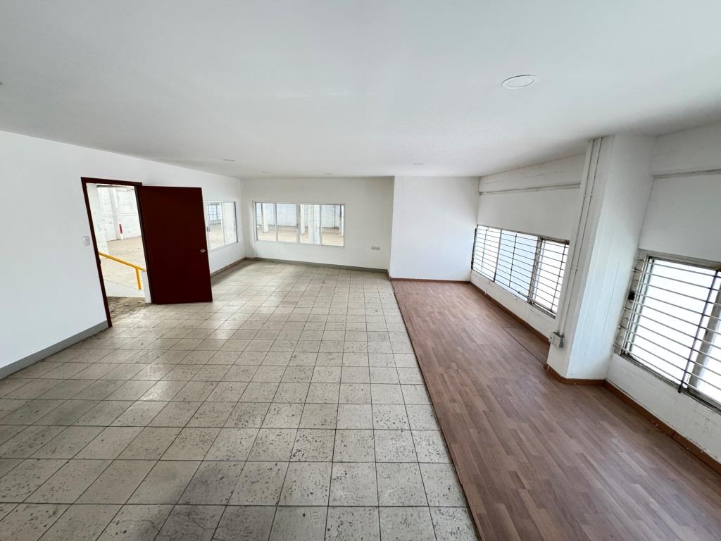 Nave industrial 1,354m2 