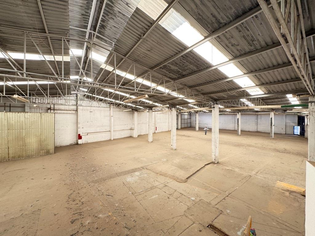 Nave industrial 1,354m2 