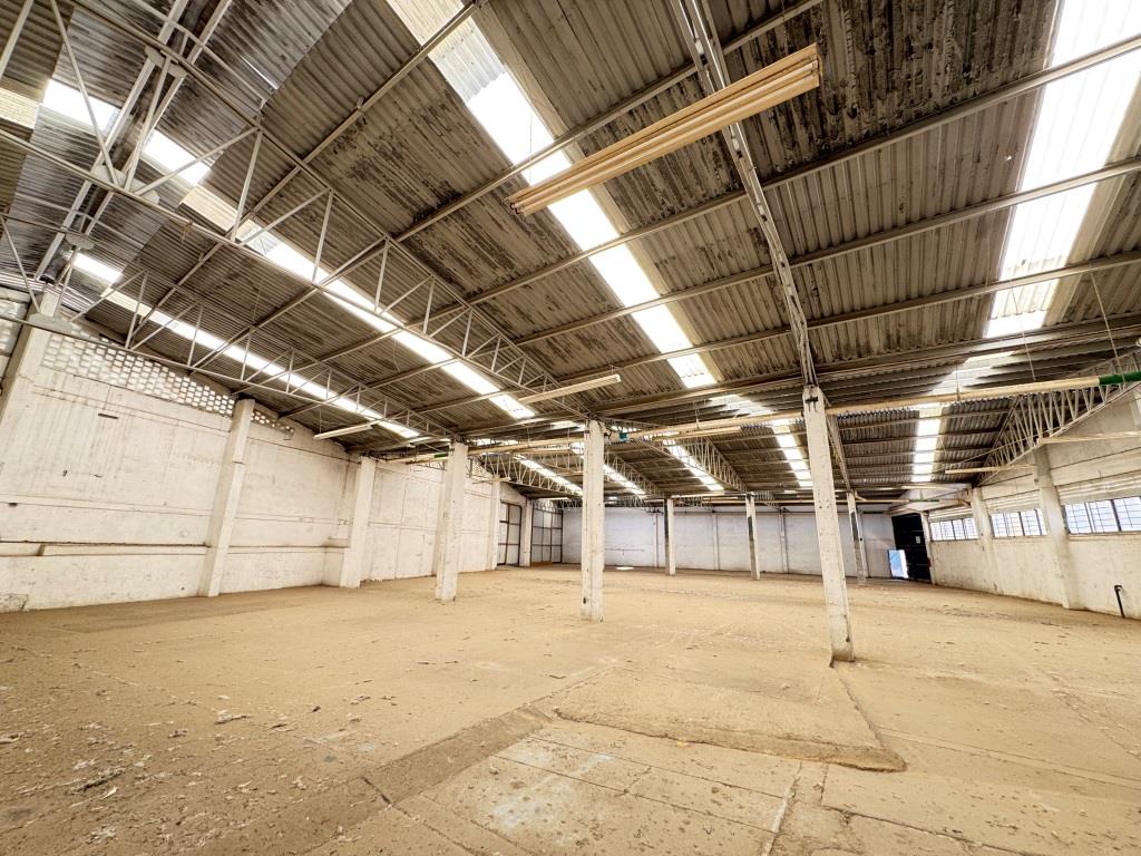 Nave industrial 1,354m2 