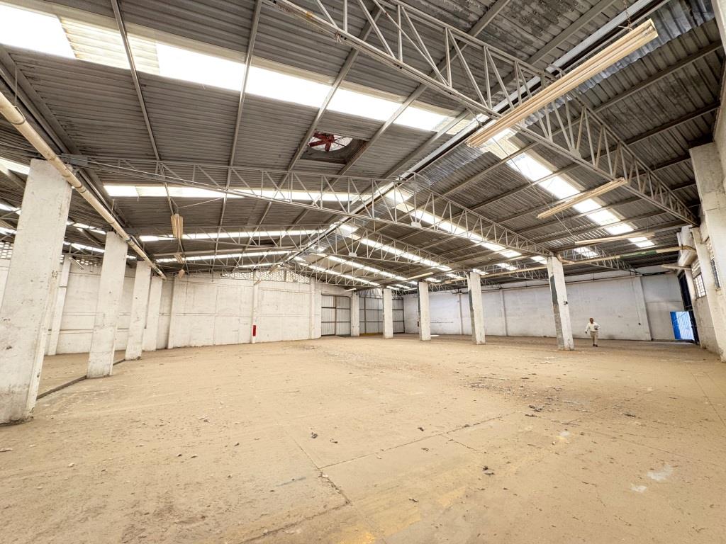 Nave industrial 1,354m2 
