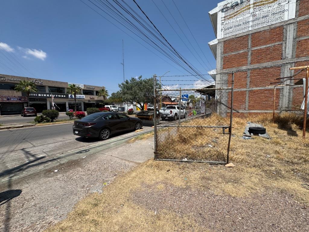 Terreno comercial en esquina