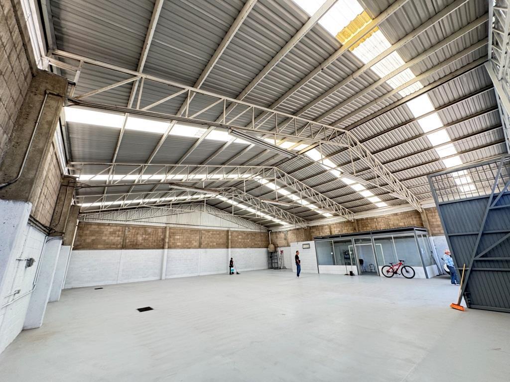 Bodega comercial sobre 2do anillo