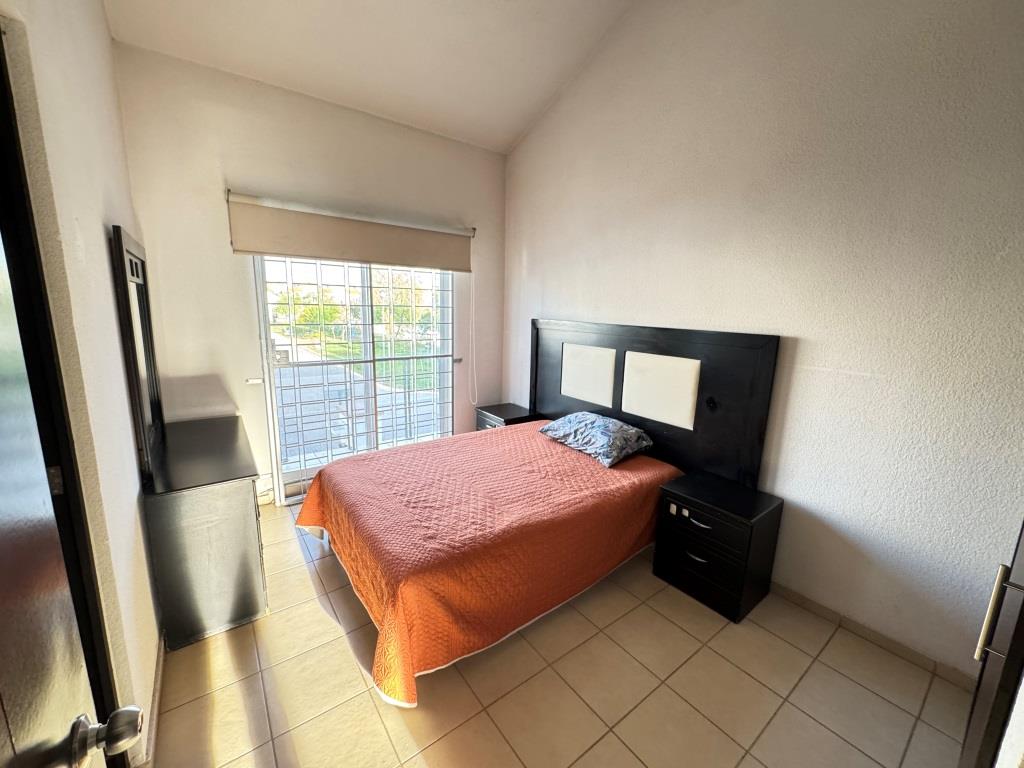 Casa amueblada en condominio, zona sur