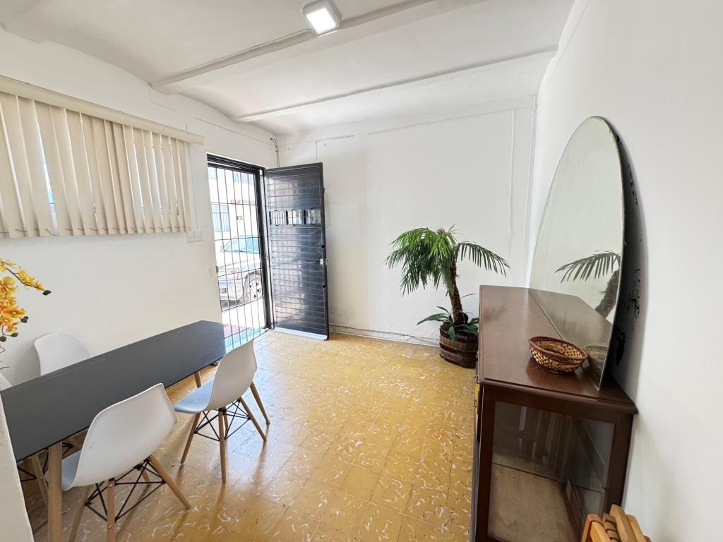 Casa en 2 plantas, zona centro