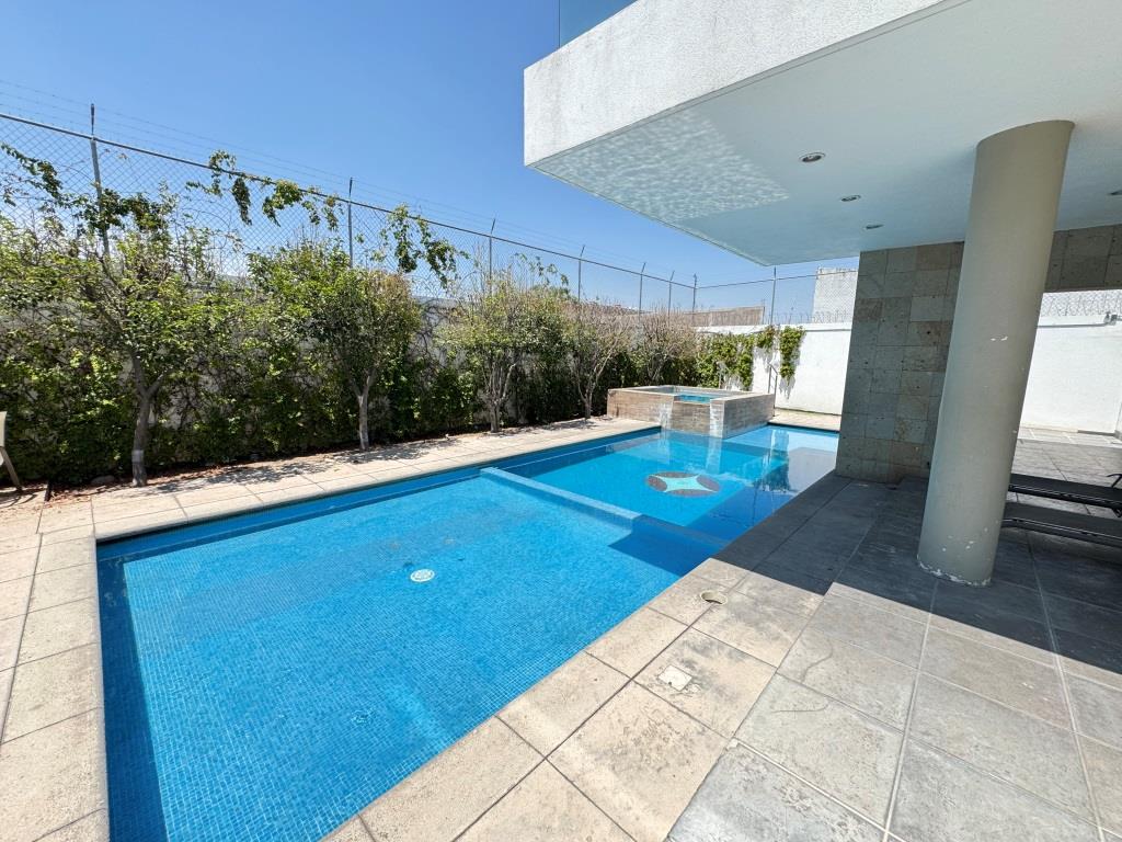 Casa en venta zona norte, excelentes amenidades