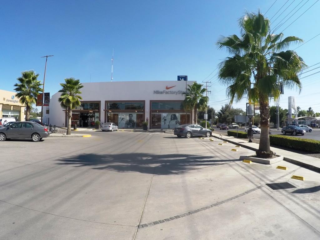Local comercial en exclusiva Plaza al Norte