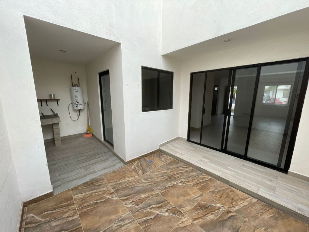 Casa en renta zona poniente. 