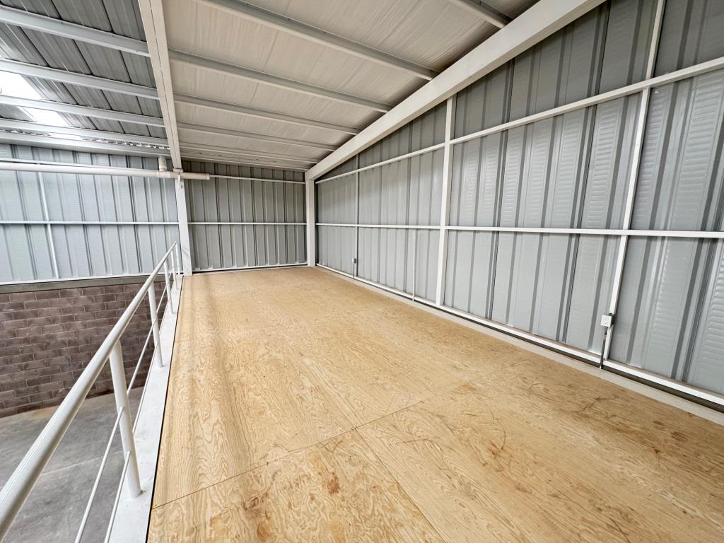 Nave industrial 309m2 + 40 mezanine