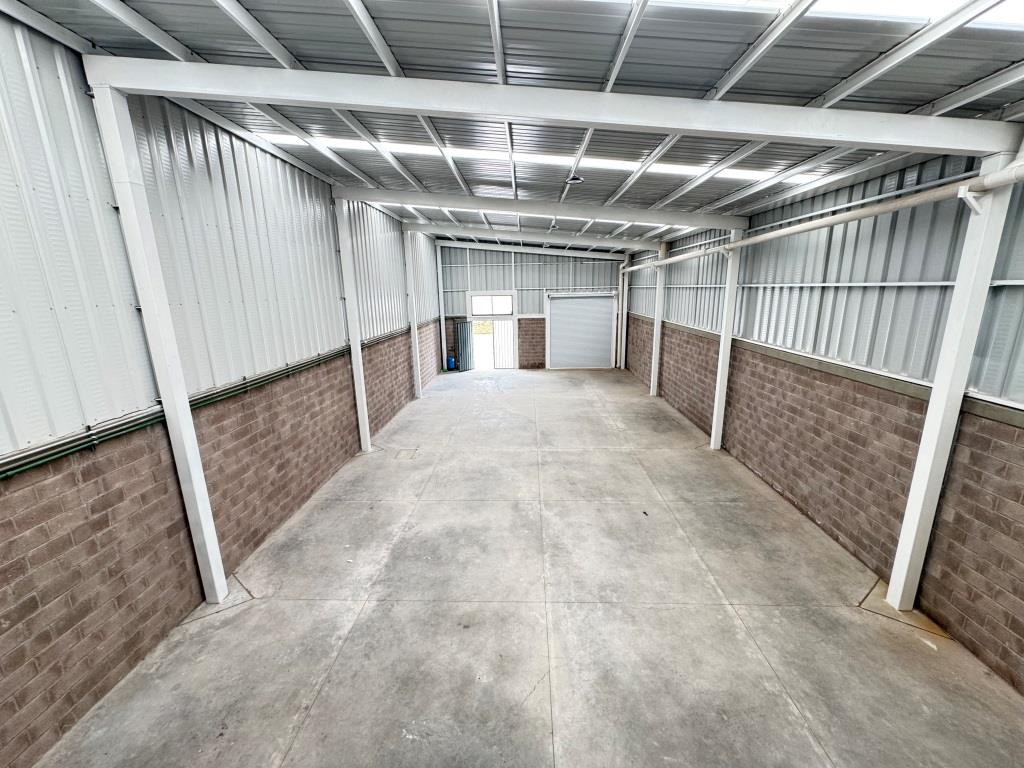 Nave industrial 309m2 + 40 mezanine
