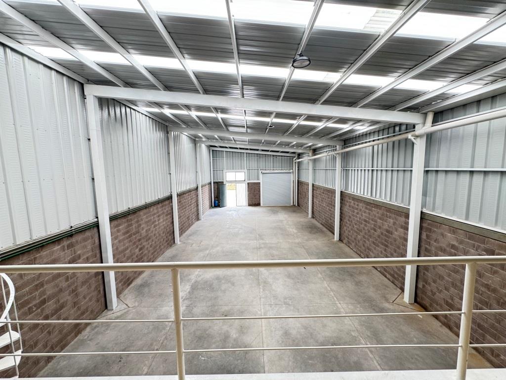 Nave industrial 309m2 + 40 mezanine