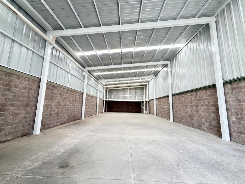 Nave industrial 309m2 + 40 mezanine