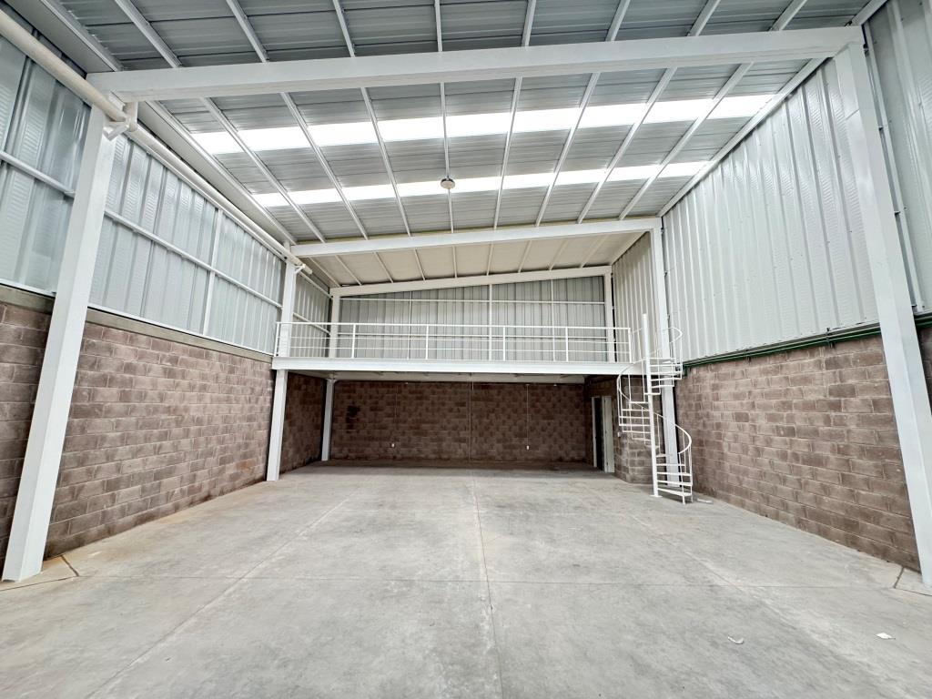 Nave industrial 309m2 + 40 mezanine