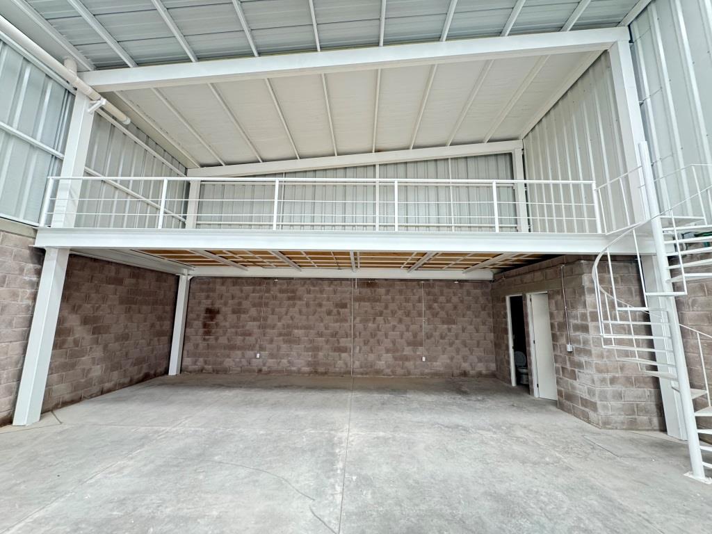Nave industrial 309m2 + 40 mezanine