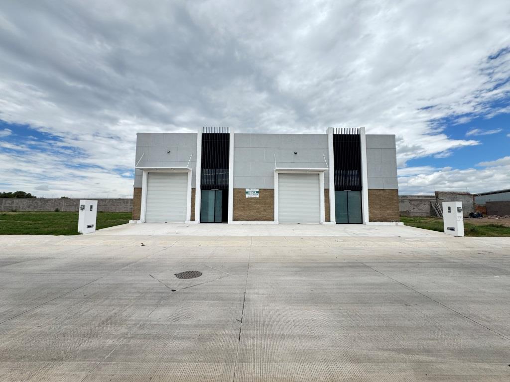 Nave industrial en parque con acceso controlado 564m2