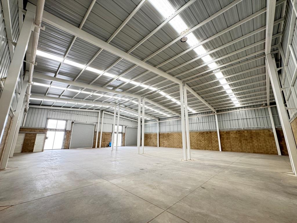 Nave industrial en parque con acceso controlado 282m2