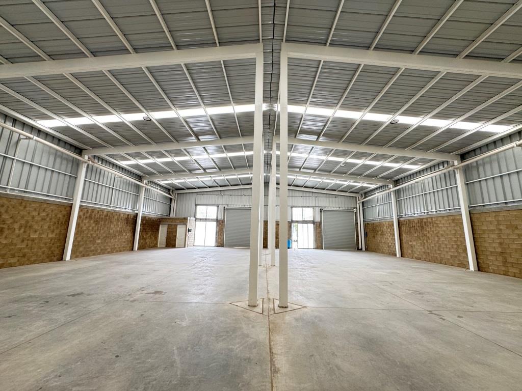 Nave industrial en parque con acceso controlado 282m2