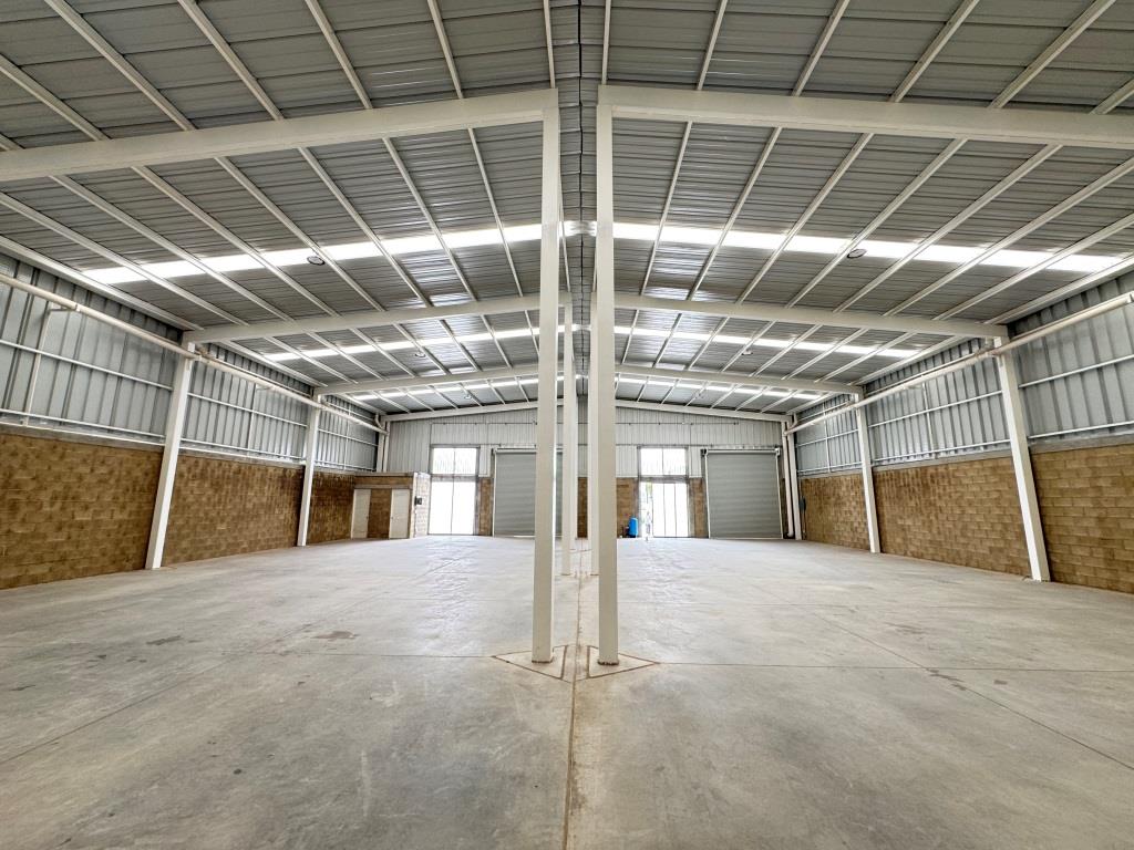 Nave industrial en parque con acceso controlado 282m2