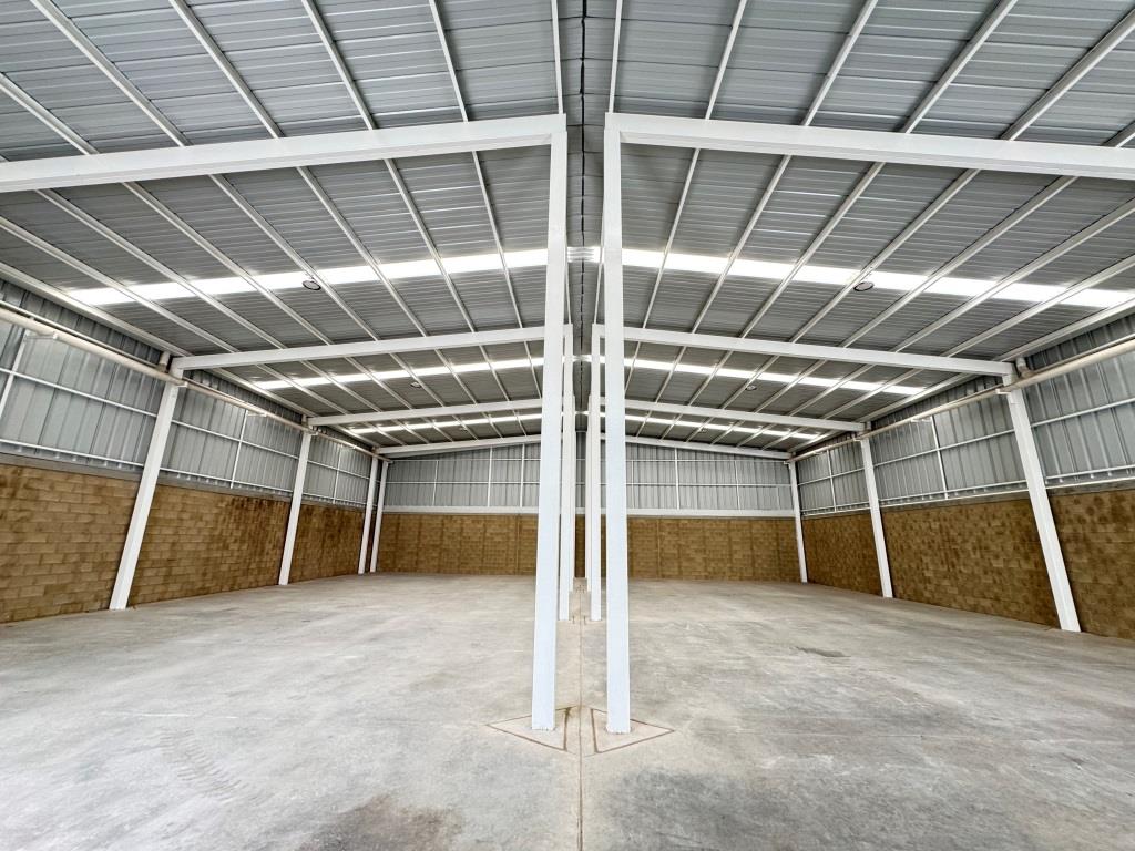Nave industrial en parque con acceso controlado 282m2