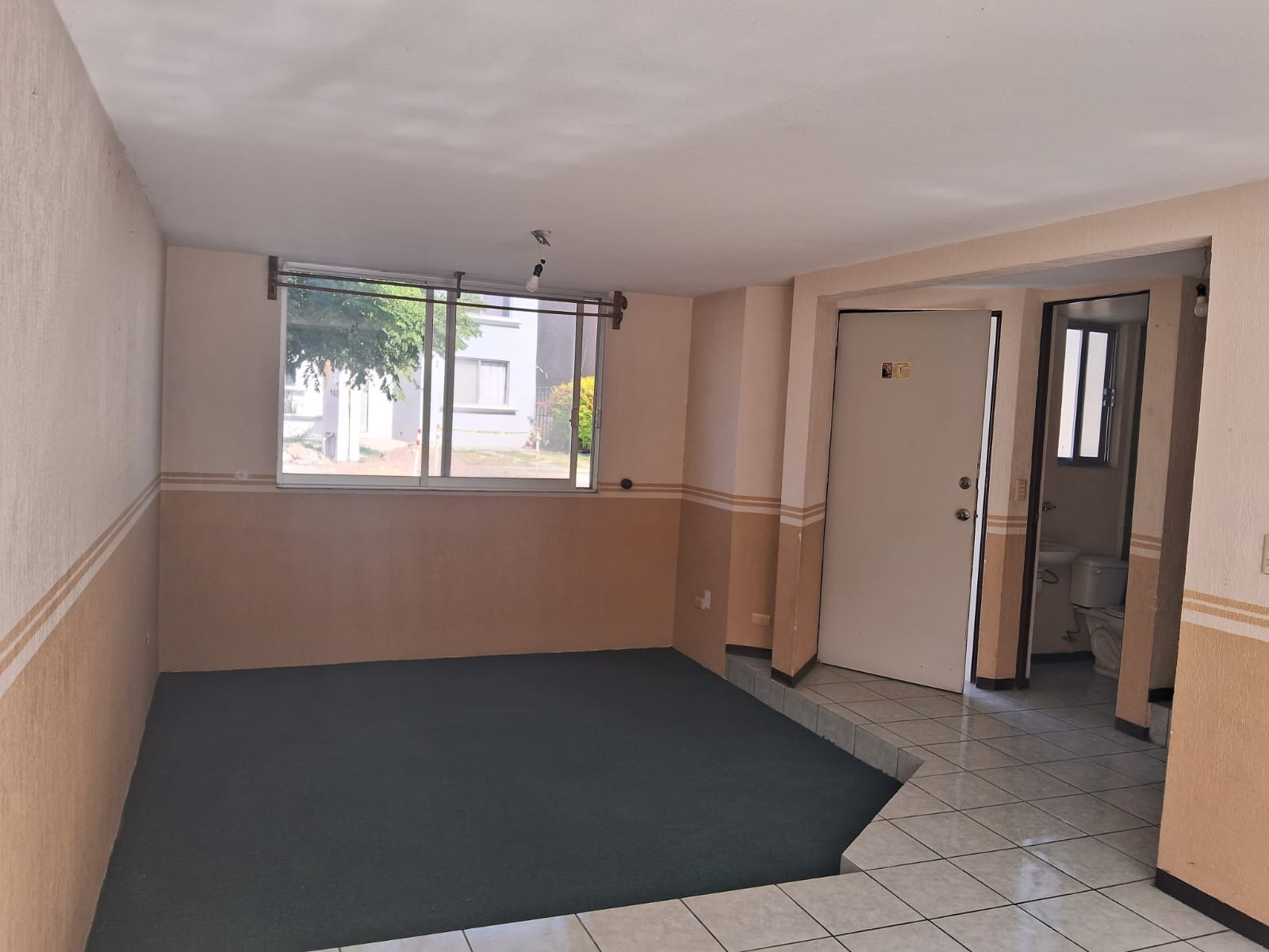 Casa zona poniente, Fracc cerrado
