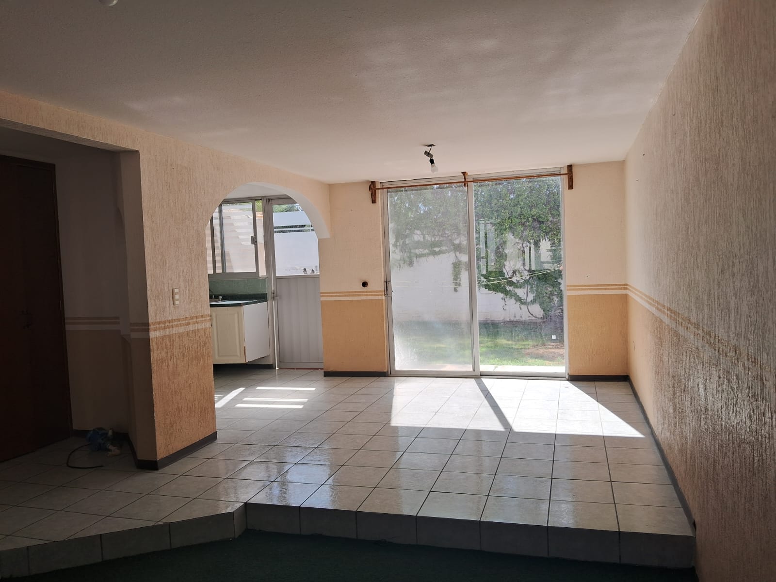 Casa zona poniente, Fracc cerrado