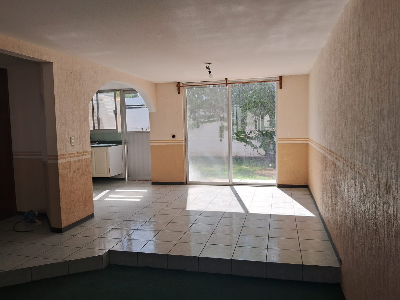 Casa zona poniente, Fracc cerrado