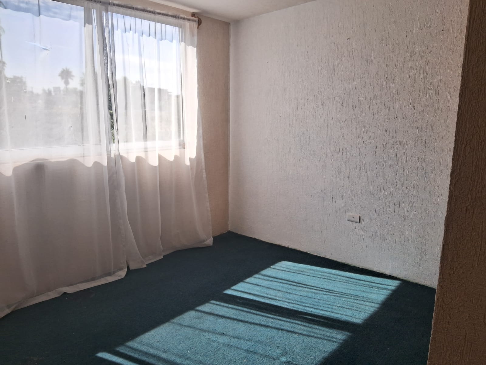 Casa zona poniente, Fracc cerrado