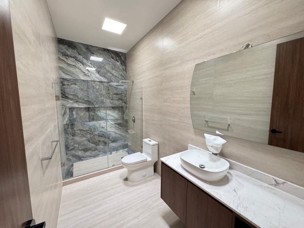 Casa nueva en renta zona norte