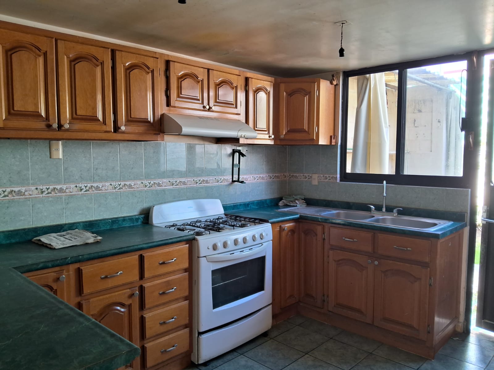Casa en condominio cerrado, zona poniente