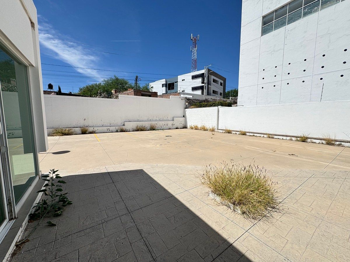 EDIFICIO COMERCIAL EN RENTA PARQUE TECNOPOLO