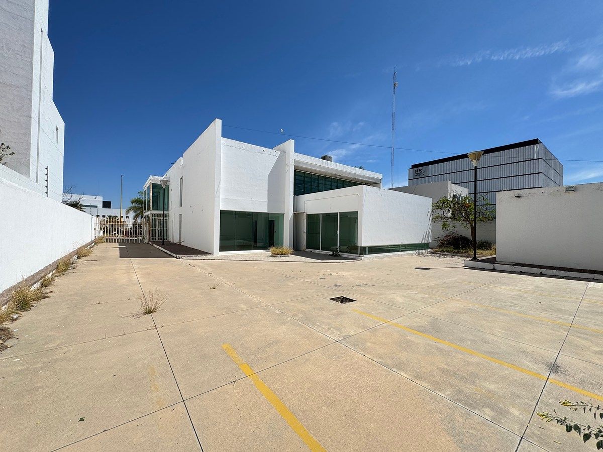 EDIFICIO COMERCIAL EN RENTA PARQUE TECNOPOLO