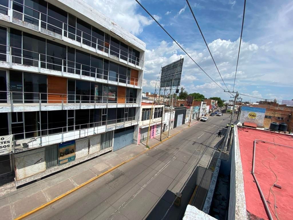 EDIFICIO COMERCIAL ZONA CENTRO (SOBRE JOSE MA CHAVEZ)
