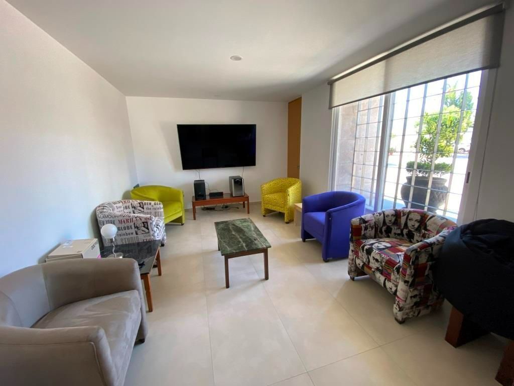 Amplia casa en venta Priv La Mezquitera