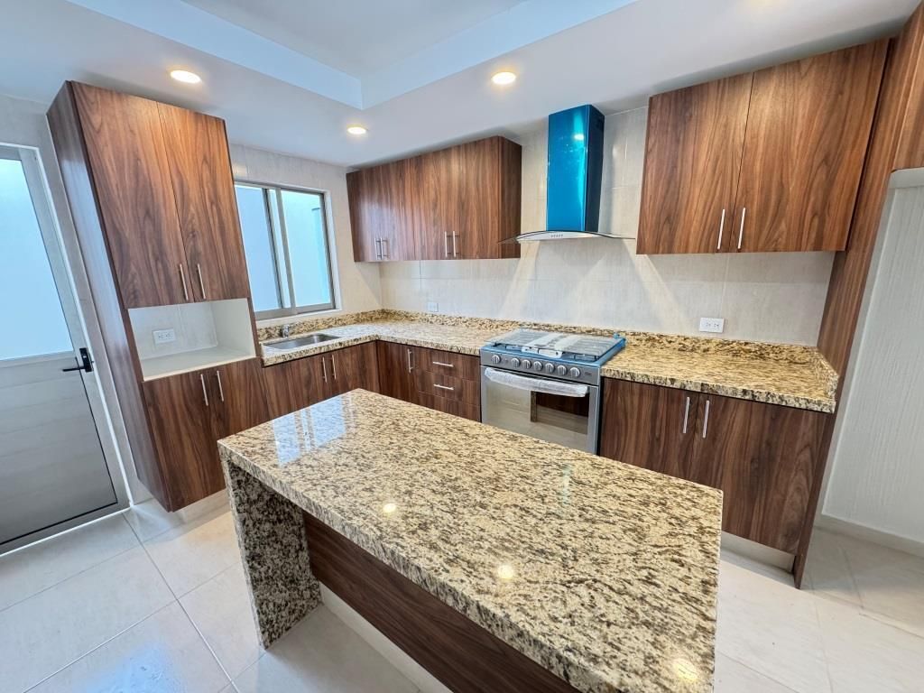 Casa NUEVA en venta dentro de Residencial Contadero,
