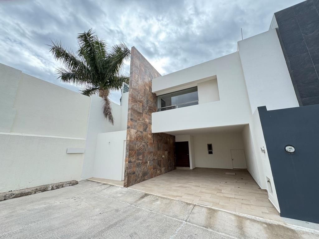 Casa NUEVA en venta dentro de Residencial Contadero,