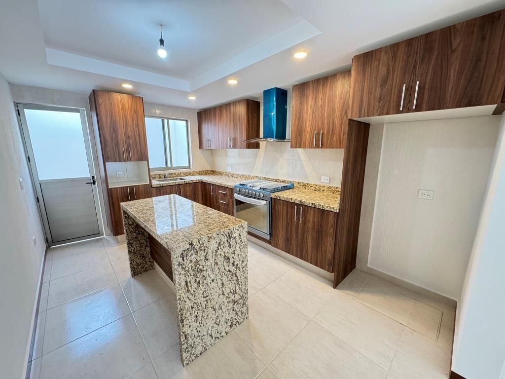 Casa NUEVA en venta dentro de Residencial Contadero,
