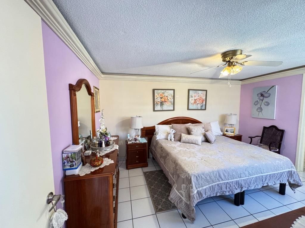 CASA EN VENTA EN FRACCIONAMIENTO LOMAS DEL CAMPESTRE I SECC.