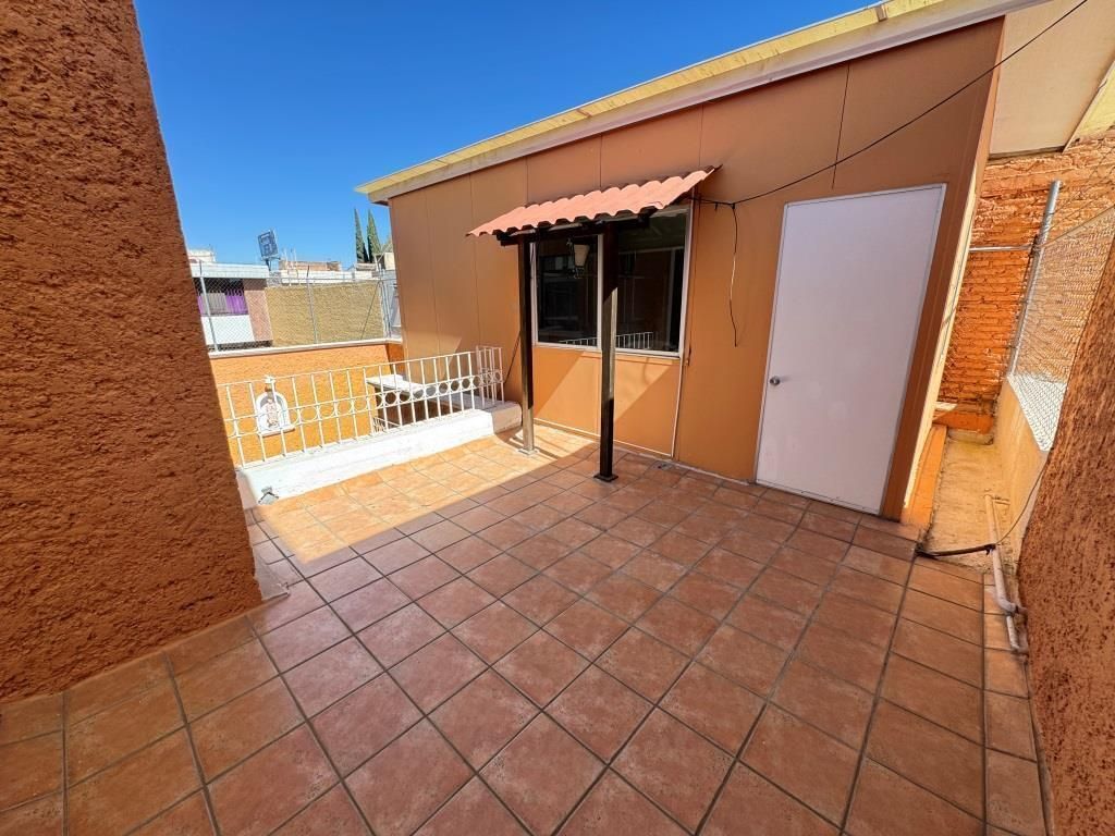 CASA EN VENTA EN FRACCIONAMIENTO LOMAS DEL CAMPESTRE I SECC.